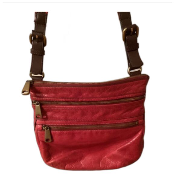 FOSSIL EXPLORER RED LEATHER CROSSBODY PURSE - Picture 1 of 8